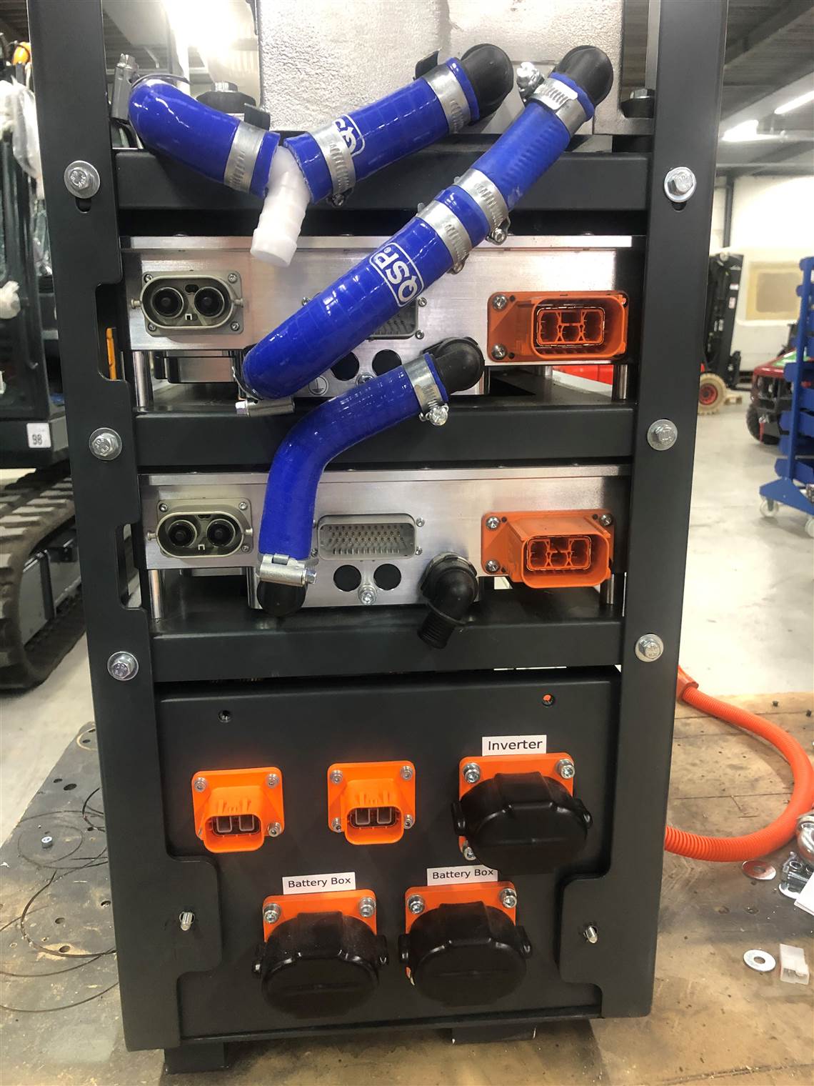 Electronic control system for the first PV E Crane battery-electric crawler crane