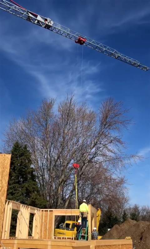 Link-Construction-increases-homebuilding-speed-by-3-weeks-with-Potain-self-erecting-crane-01